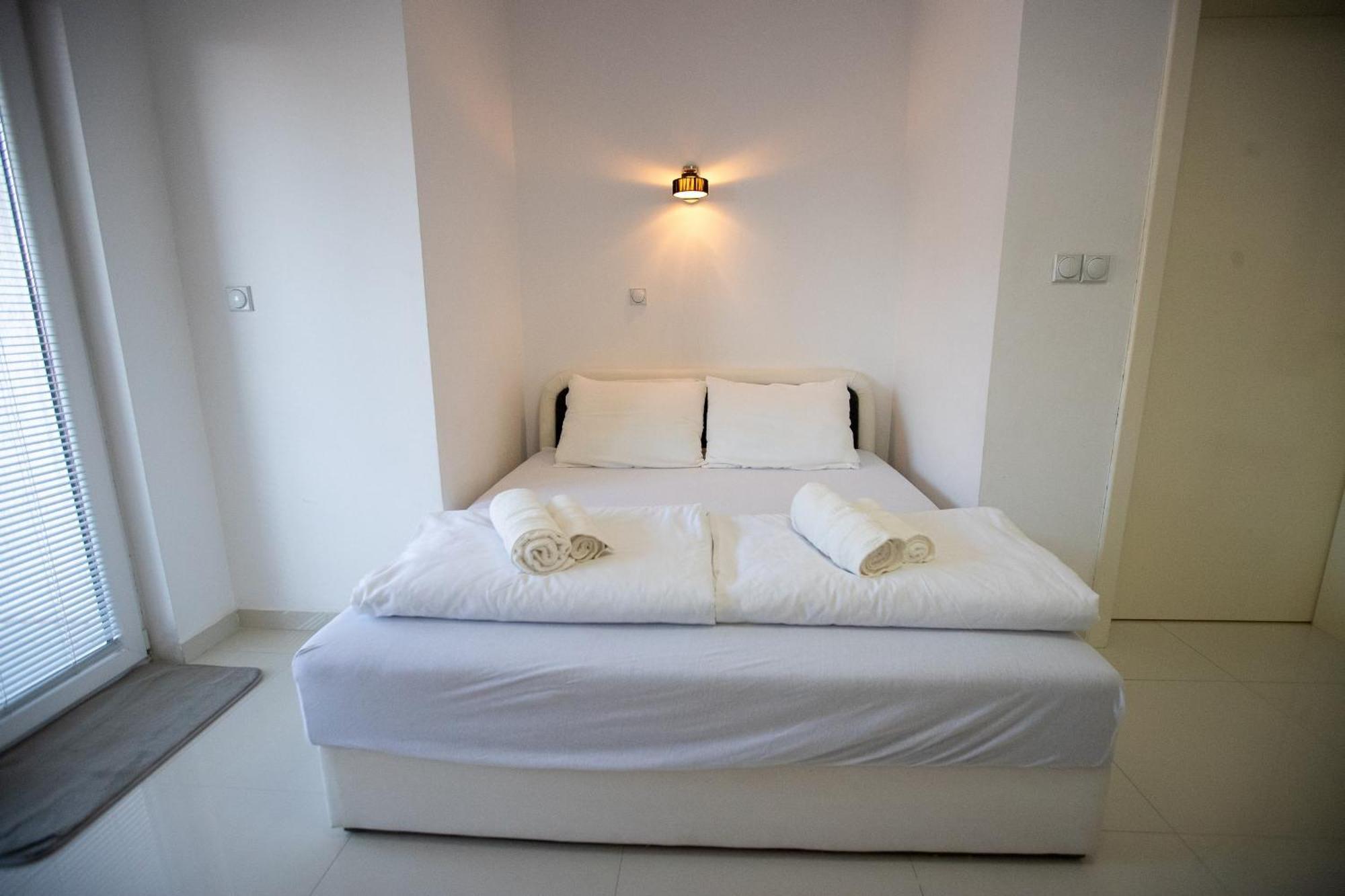 Lake View Double Balcony City Center Apartment In Ohrid Exteriör bild